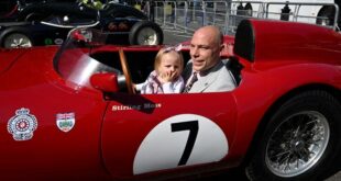 Motorsport Motor racing Moss hailed as true racer at memorial service