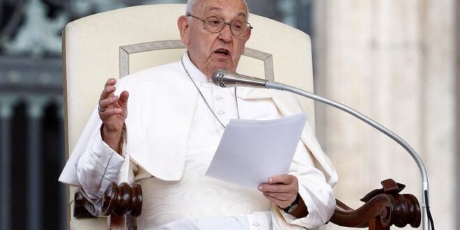Pope used vulgar Italian word to refer to LGBT people