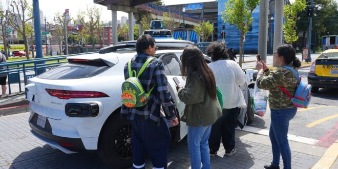 San Franciscos hot tourist attraction Driverless cars