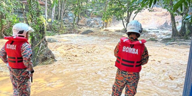 Sungai Kampar remains at danger level