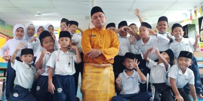 Terima kasih cikgu Celebrating teachers honouring their sacrifices on Teachers