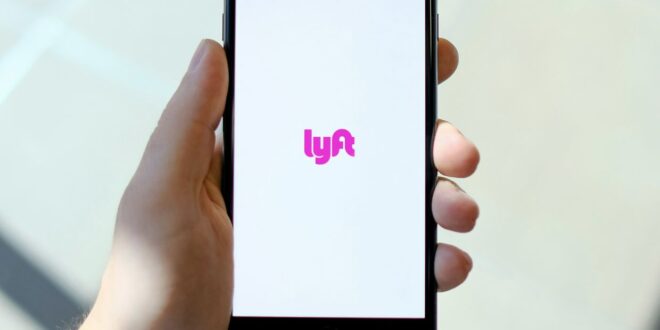 US Lyft driver caught up in ‘grandparent scam saved grandfather