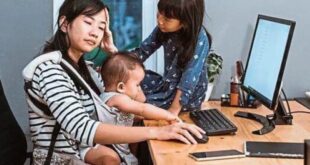 Working mums fear losing out in career advancement