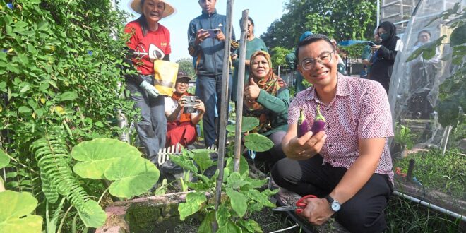 Food waste turned into compost to benefit community gardens in