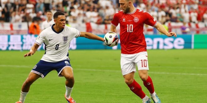 Football Soccer Englands Alexander Arnold experiment is not working