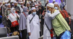 Malaysian Haj pilgrims return to warm reception at KLIA