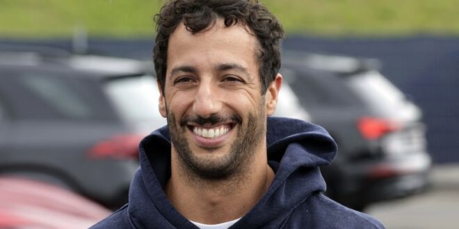 Motorsport Motor racing No ultimatum says Ricciardo as pressure mounts