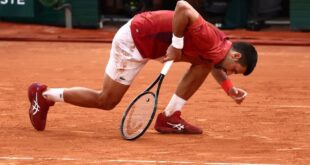 Tennis Tennis Djokovic shrugs off injury to beat Cerundolo in another