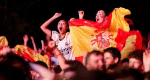 Ecstatic Spaniards erupt in celebration after national teams Euro 2024