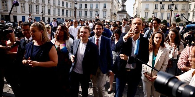 French left centrists tussle to form government