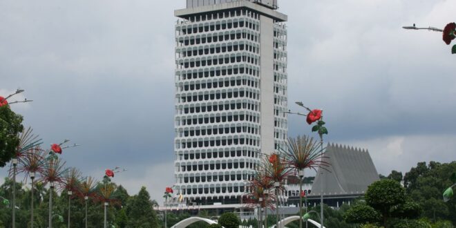 Fresh durians for China among Dewan Rakyat highlights today