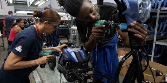 Havanas roads change as Cubans adopt electric bikes and vehicles