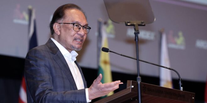 Malaysias cities should have character culturally vibrant says Anwar