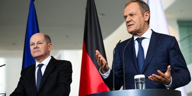 Scholz takes German cabinet to Poland with defence high on