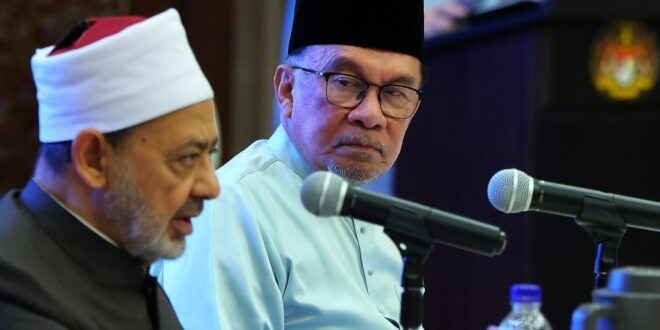 Sheikh Al Azhars visit to Malaysia a great honour says Anwar