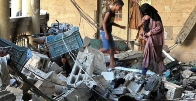 Gaza reports scores dead in Israeli strike on school