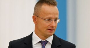 Hungarys foreign minister accuses EU of disrupting oil supplies from