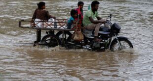 Rains lash India Pakistan thousands evacuated