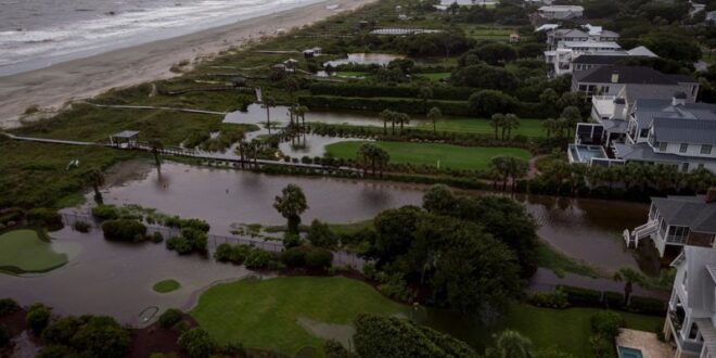 Tropical Storm Debby soaks US Southeast