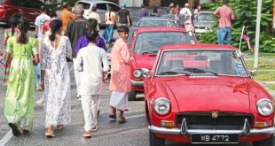 Classic rides draw crowd in Taman Yarl