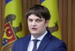 Moldovan minister urges voters to shun thieves after cash offered