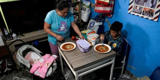 In Argentinas poverty hit barrios a food emergency takes hold