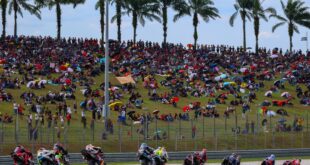 Malaysian GP breaks attendance record for second year but but